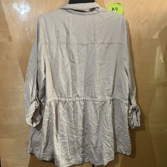 Torrid Womens Blouse Plus 2X Double Extra Large Beige Stone Rayon Twill New - Picture 2 of 8